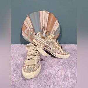 Converse All Star Bedazzled Bejeweled Ribbon Laces Low Top Women’s 8/ Men’s 6
